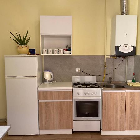 Den Apart On Rynok Square Lviv Exterior photo